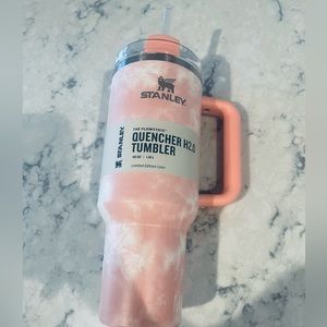 Stanley 40oz Stainless Steel H2.0 FlowState
Quencher Tumbler - Peach Tie Dye